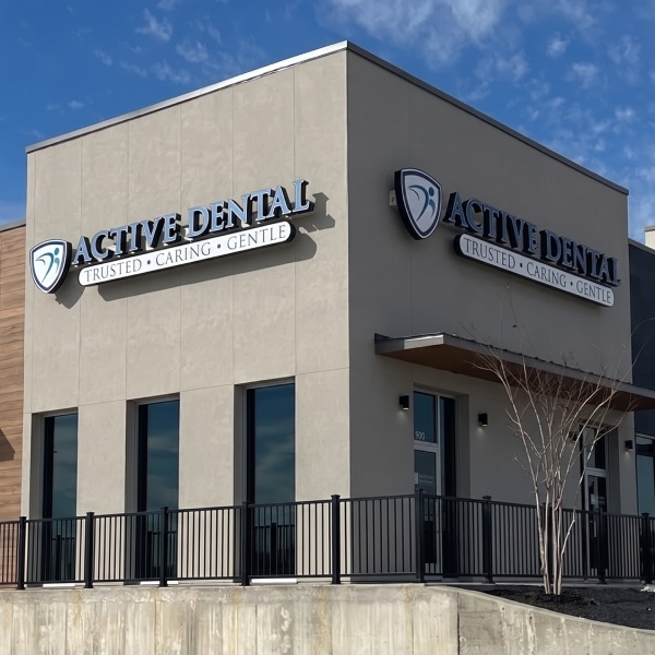 Exterior of the Active Dental office in Irving, Texas