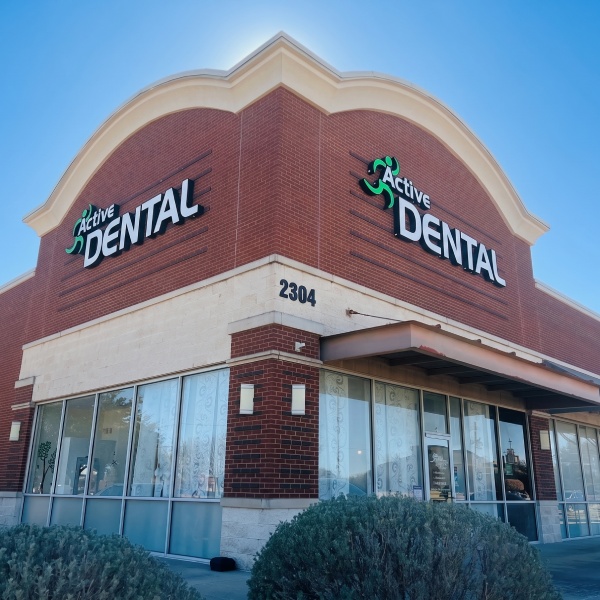 Exterior of the Active Dental office in Plano, Texas